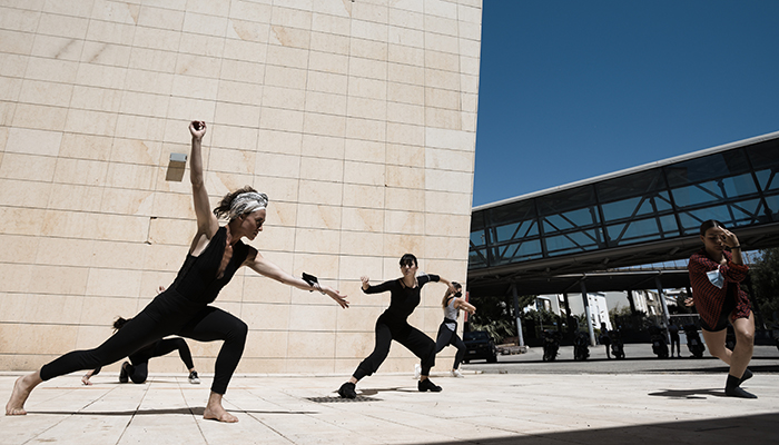 Selezione figuranti: 9 ballerine, 3 bambine per 