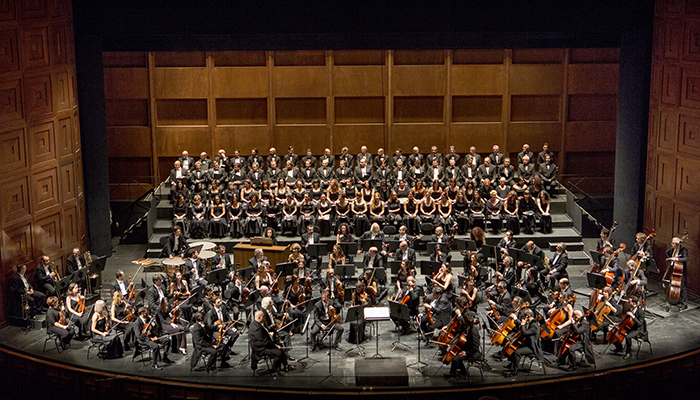 Hansjörg Albrecht dirige Beethoven, Šostakovič e Borodin