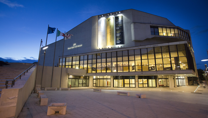 Fabrizio Ruggero dirige l'Orchestra d'archi del Teatro Lirico